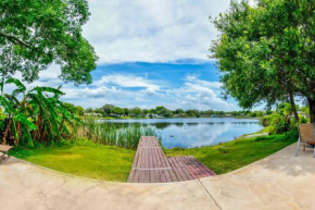 Clearwater Lake House, with Dock, by Downtown Clearwater & Clearwater Beach